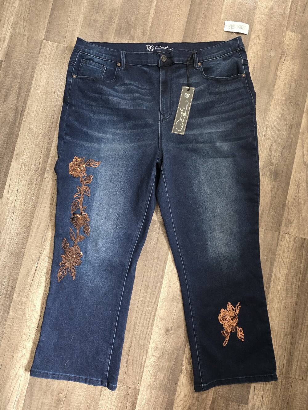 DG2 by Diane Gilman Dark Blue Cropped Jeans Western Copper Floral Embroidery Y2K